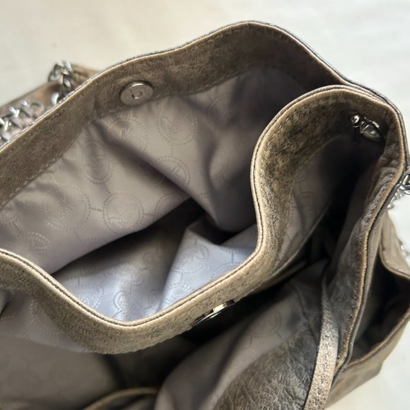 Michael Kors Distressed Platinum Slouchy Leather Bag Chain Detail MK Logo Cover - Picture 6 of 10